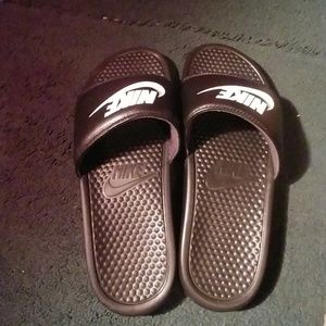 Benassi Nike Slides